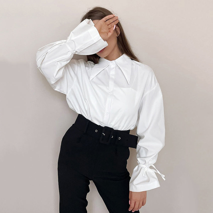 Reveré™ | Bluse med statement-halskæde