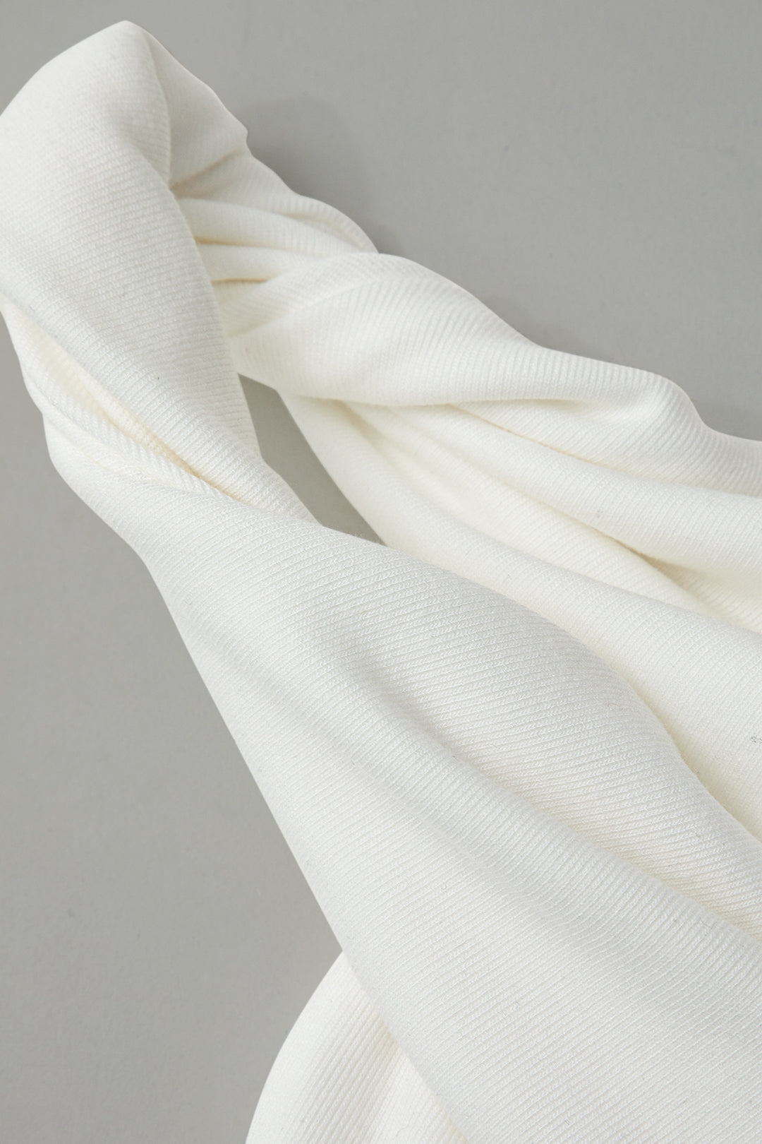 Reveré™ | Asymmetrisk Twistet Top