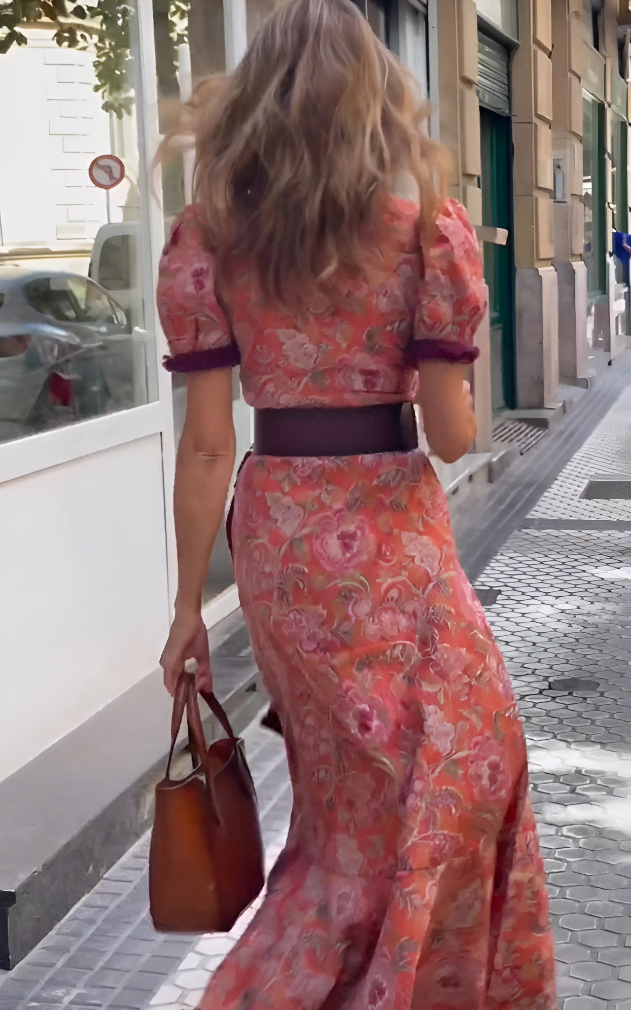 Ellie | Feminint snit med farverig elegance